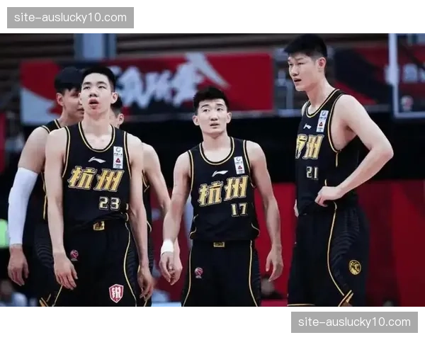 广厦男篮稳居积分榜次席 孙铭徽布朗归期影响卫冕前景 广厦男篮稳居积分榜次席 孙铭徽布朗归期影响卫冕前景