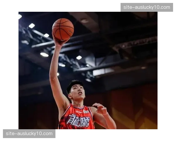 广州徐昕13分11篮板3盖帽统治禁区 广东内线失守被迫大量低效中远投